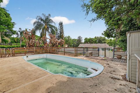 Tiny photo for 50 W Court Drive, Eustis, FL 32726 (MLS # G5109203)