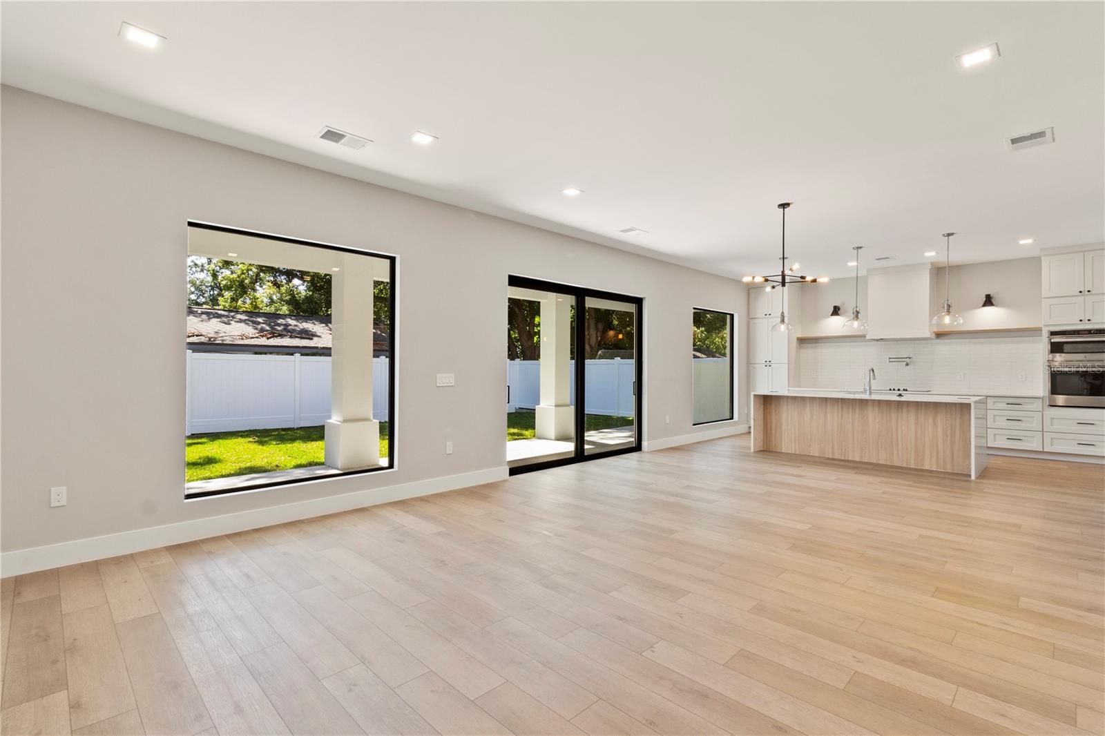 1217 CLOVERLAWN AVENUE