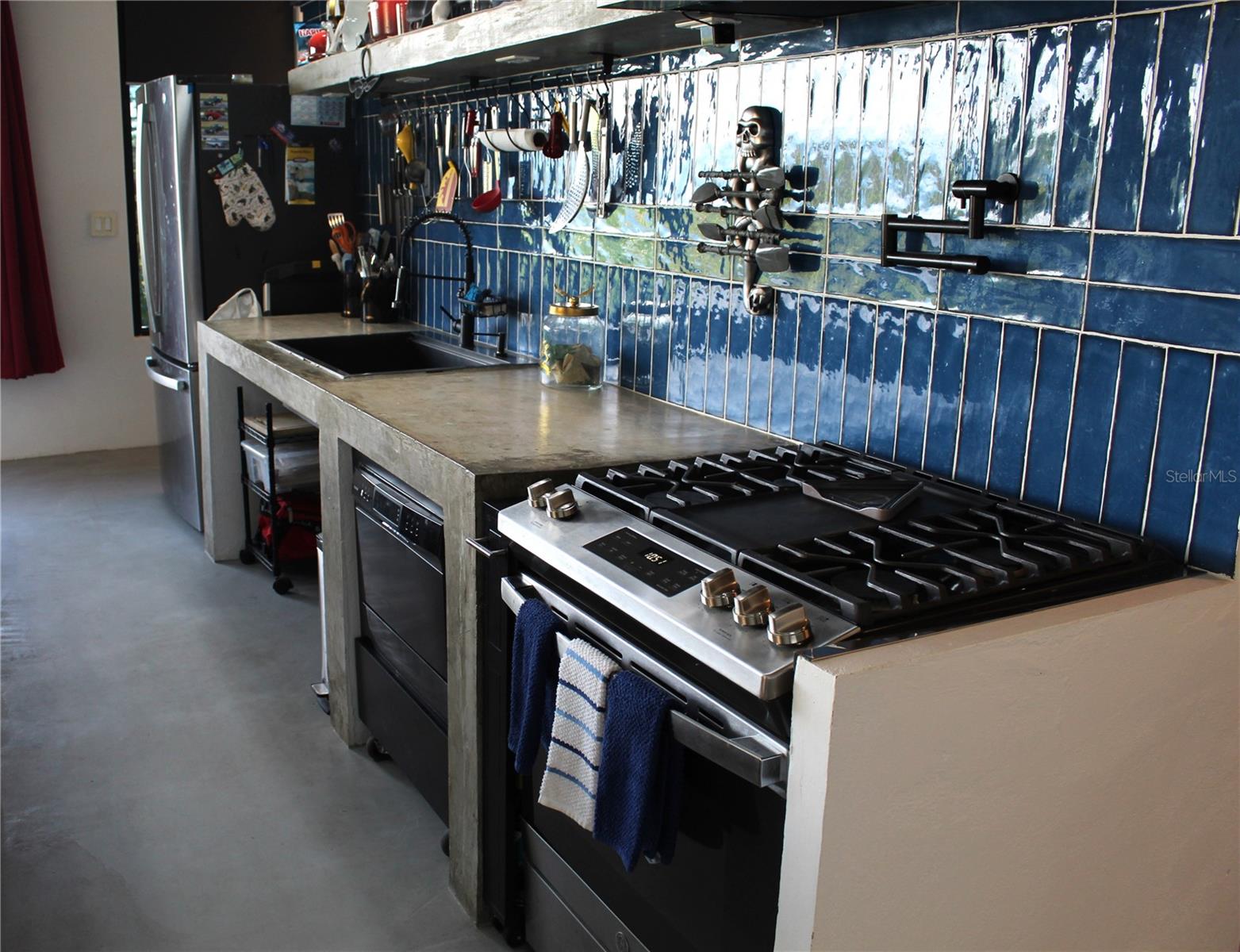 VILLA BORINQUEN - Residential