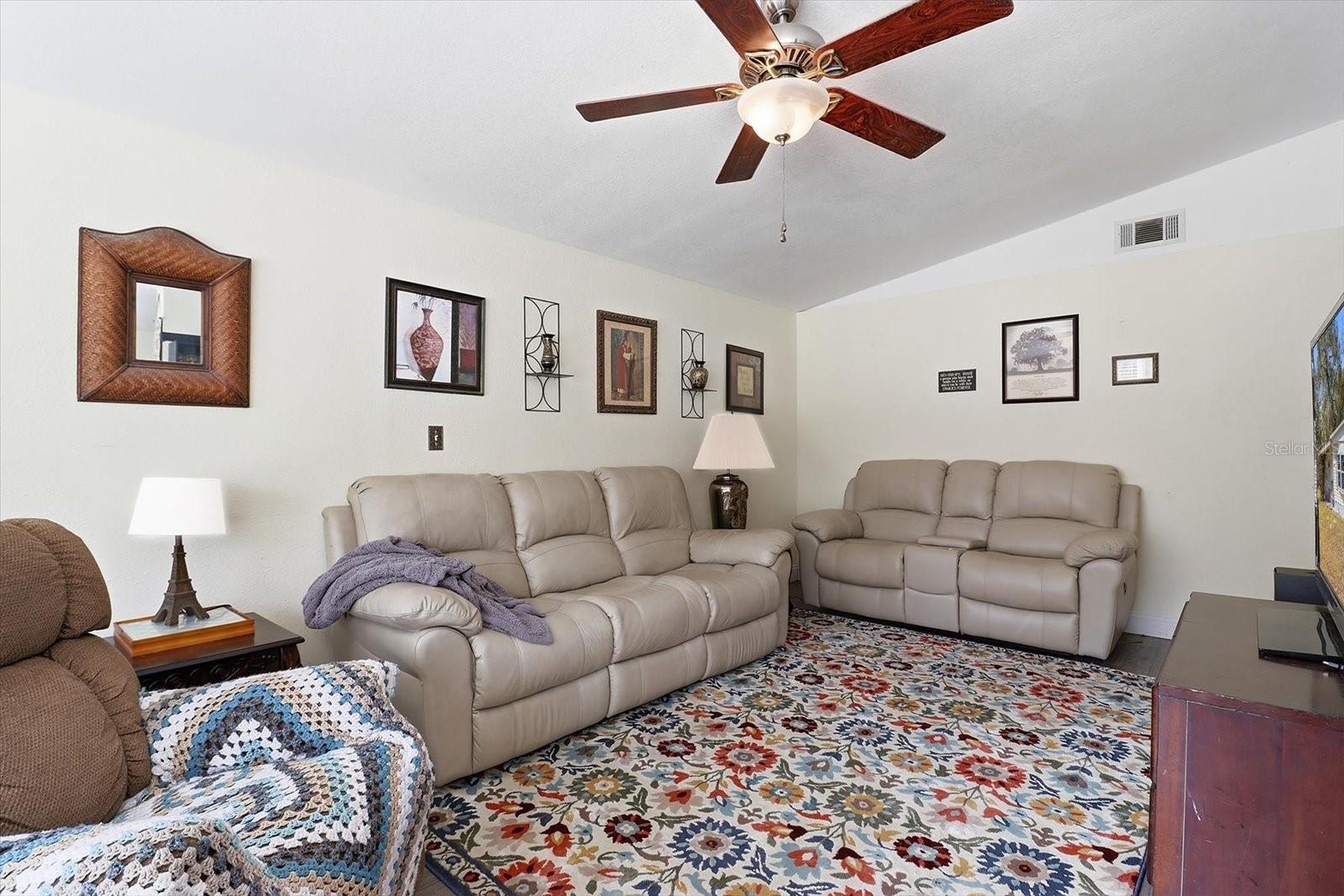 QUAIL RUN RETREATS UNREC SUB - Residential