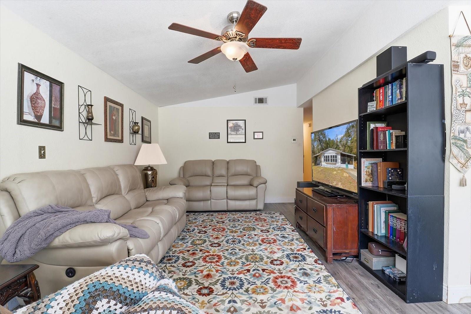 QUAIL RUN RETREATS UNREC SUB - Residential