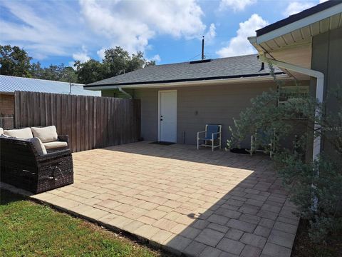 A home in LAKELAND