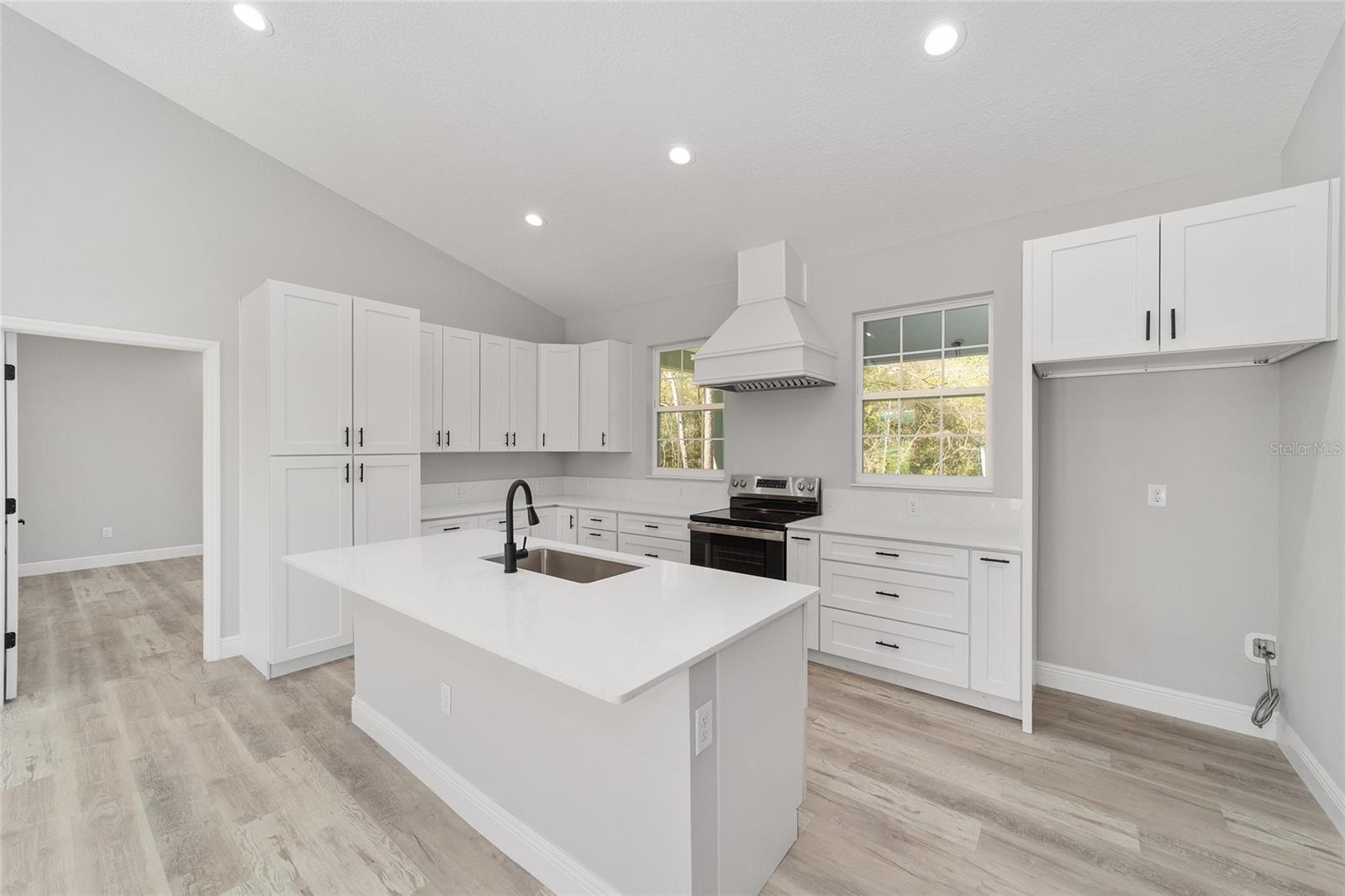 WILLISTON HYLNDS GOLF & C CLUB ESTATE - Residential Lease