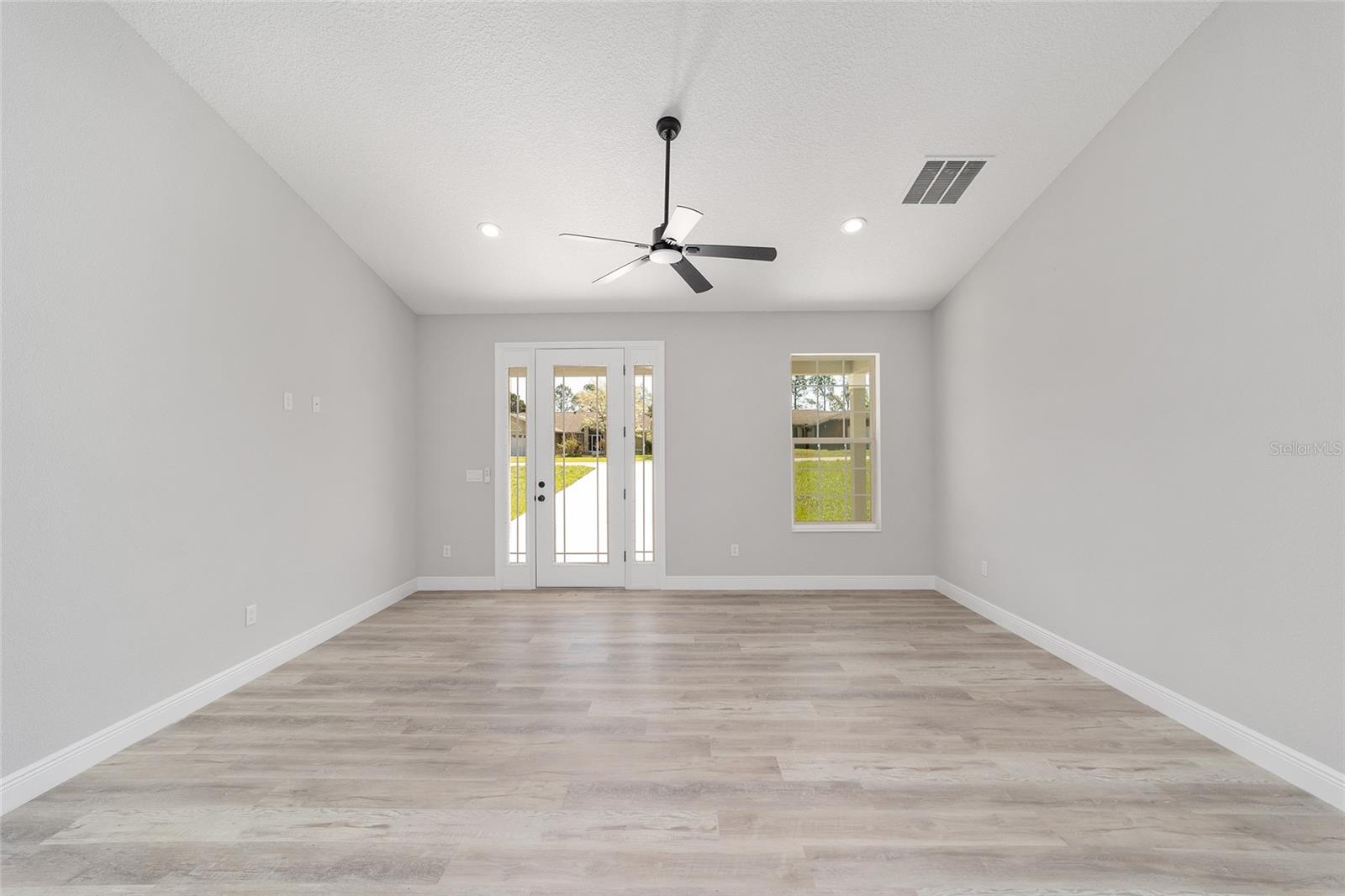 WILLISTON HYLNDS GOLF & C CLUB ESTATE - Residential Lease