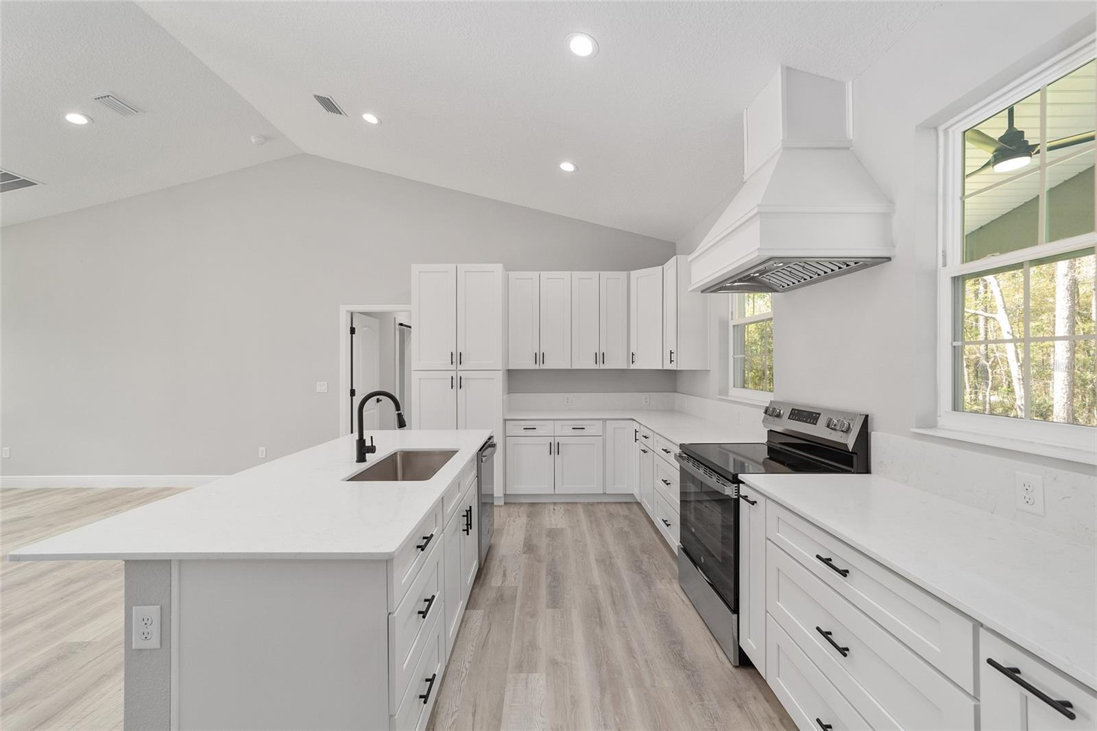 WILLISTON HYLNDS GOLF & C CLUB ESTATE - Residential Lease