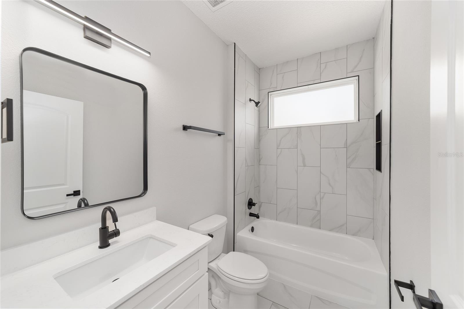 WILLISTON HYLNDS GOLF & C CLUB ESTATE - Residential Lease