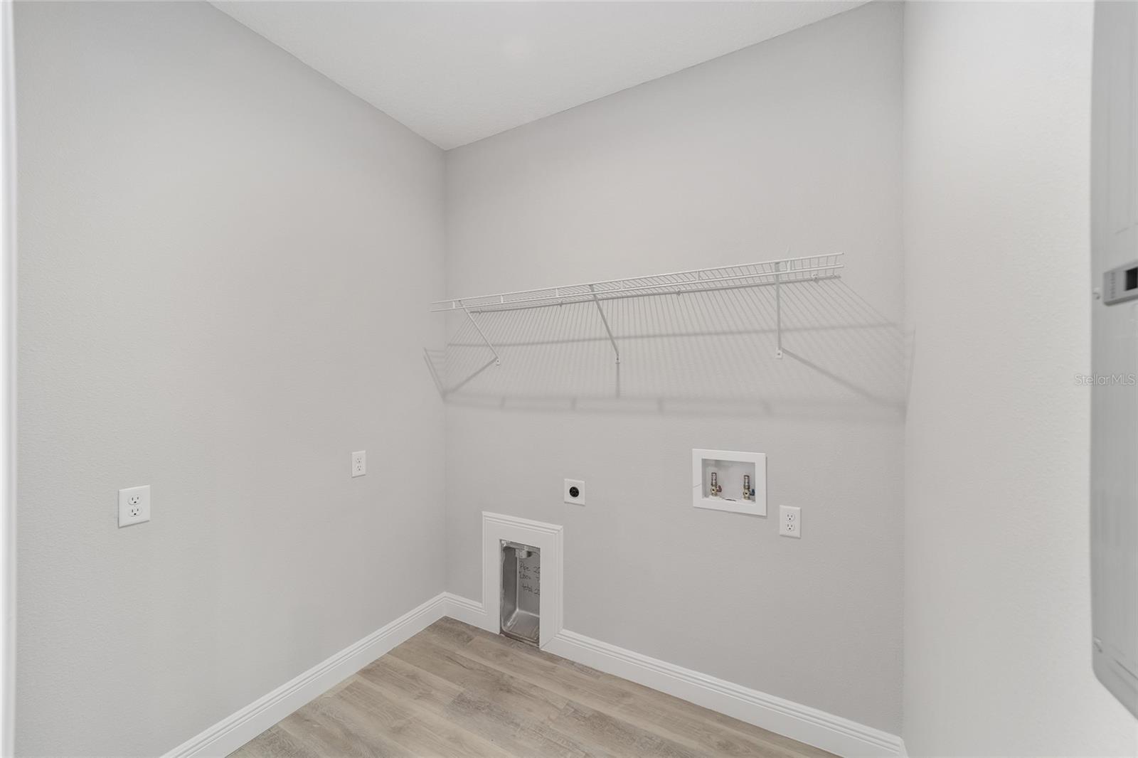 WILLISTON HYLNDS GOLF & C CLUB ESTATE - Residential Lease