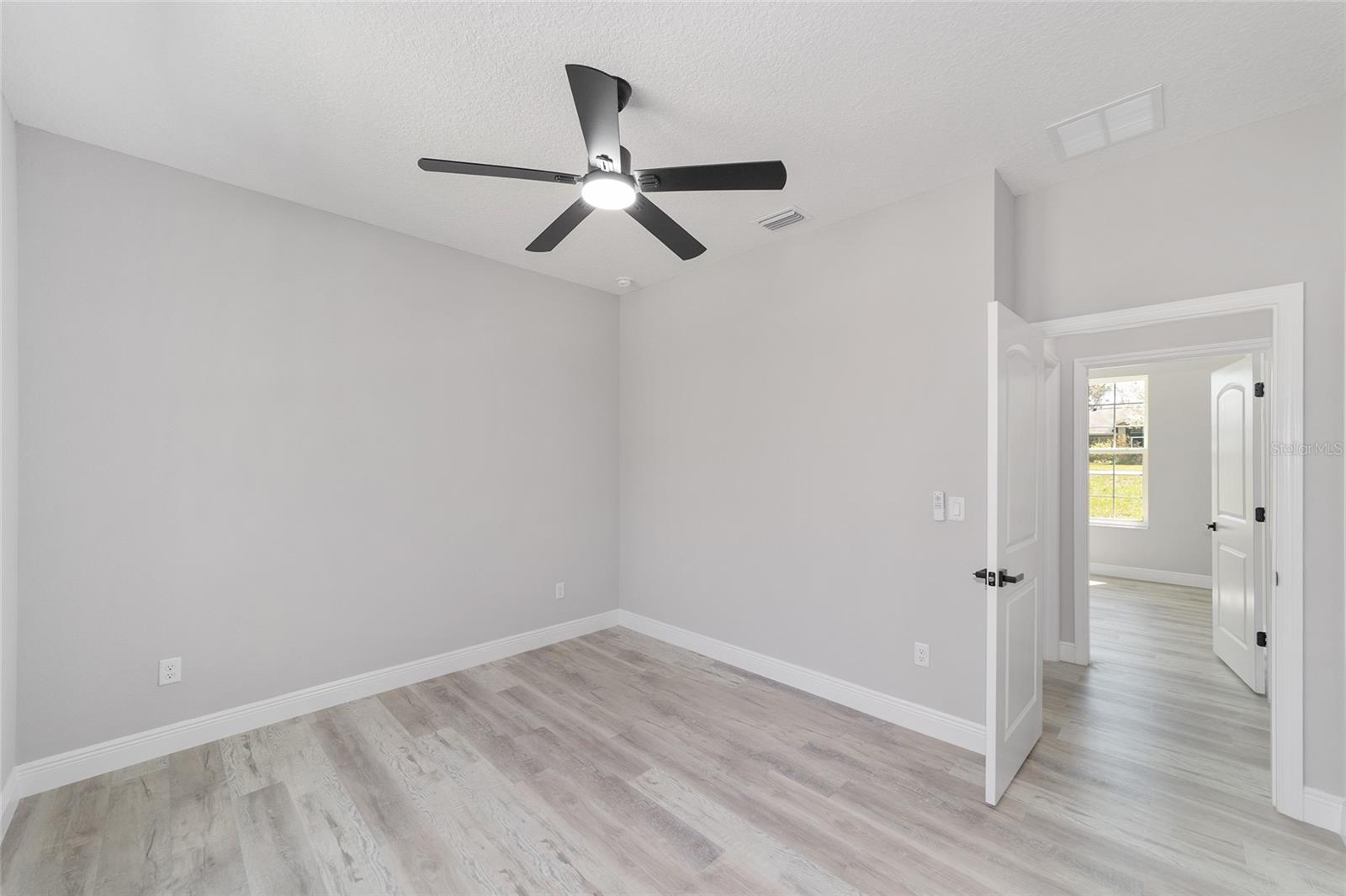 WILLISTON HYLNDS GOLF & C CLUB ESTATE - Residential Lease