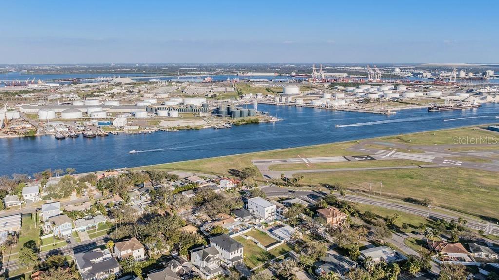 DAVIS ISLANDS PB10 PG52 TO 57 - Residential