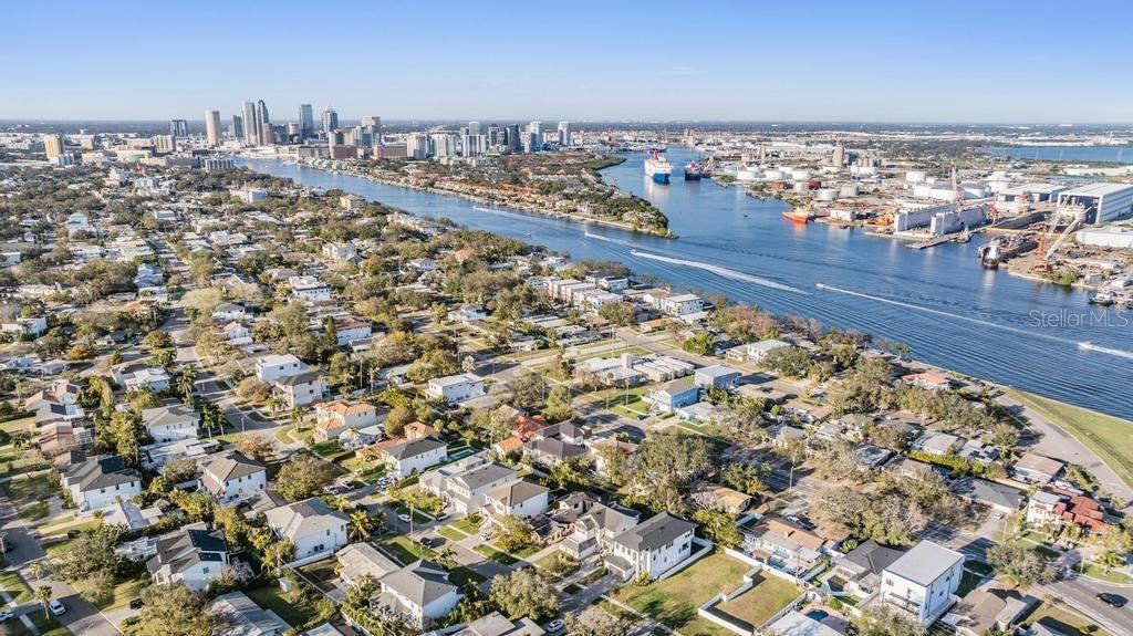 DAVIS ISLANDS PB10 PG52 TO 57 - Residential