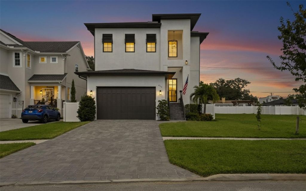 Photo of 619 Danube Avenue, Tampa, FL 33606 (MLS # TB8430304)