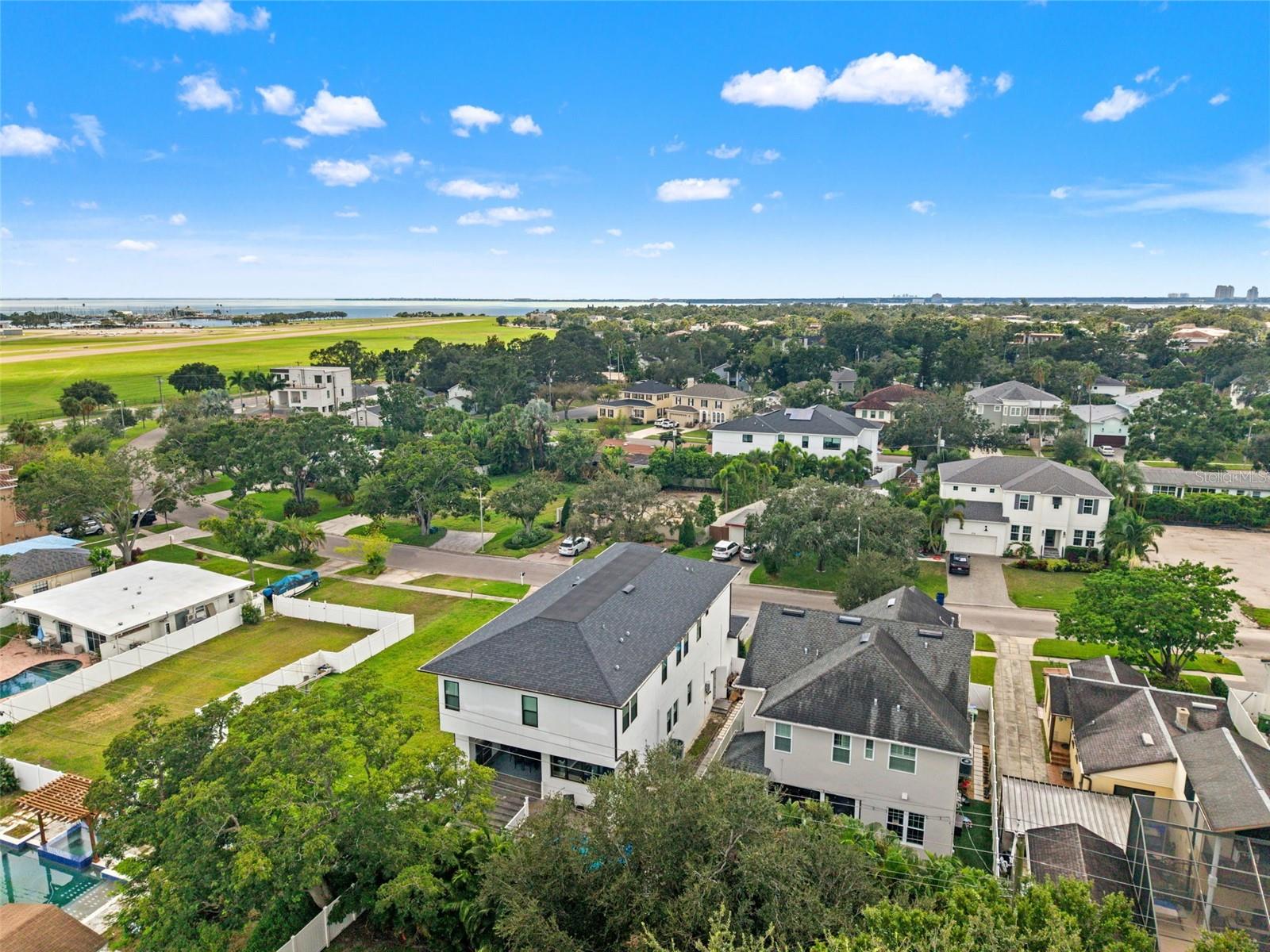 DAVIS ISLANDS PB10 PG52 TO 57 - Residential