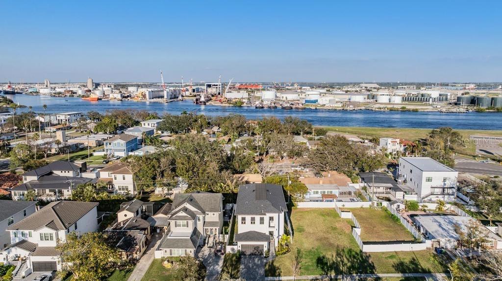DAVIS ISLANDS PB10 PG52 TO 57 - Residential