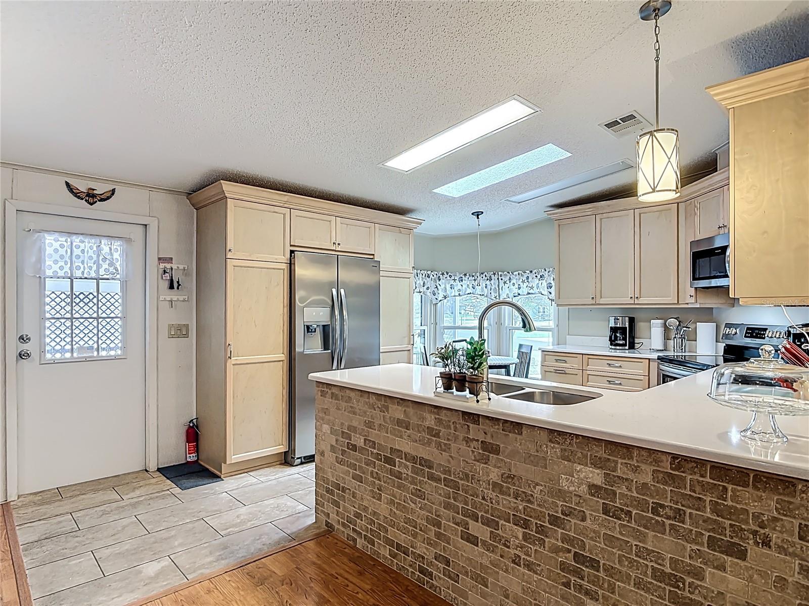 TRADERS COVE UNIT 01 - Residential