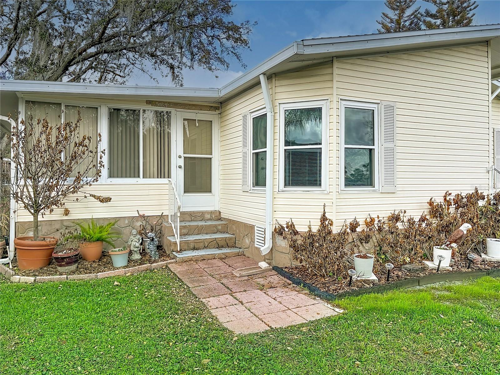 TRADERS COVE UNIT 01 - Residential