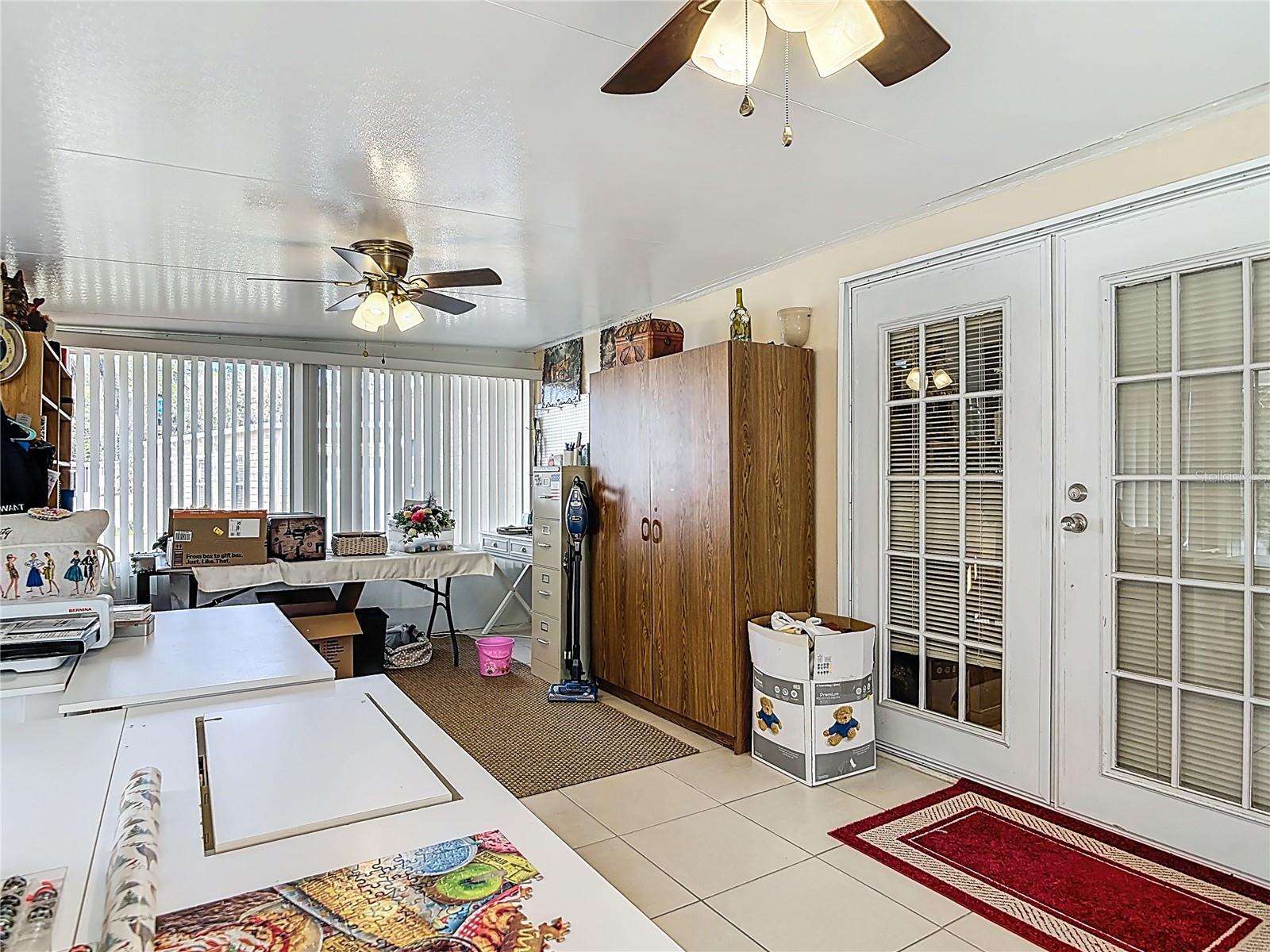 TRADERS COVE UNIT 01 - Residential