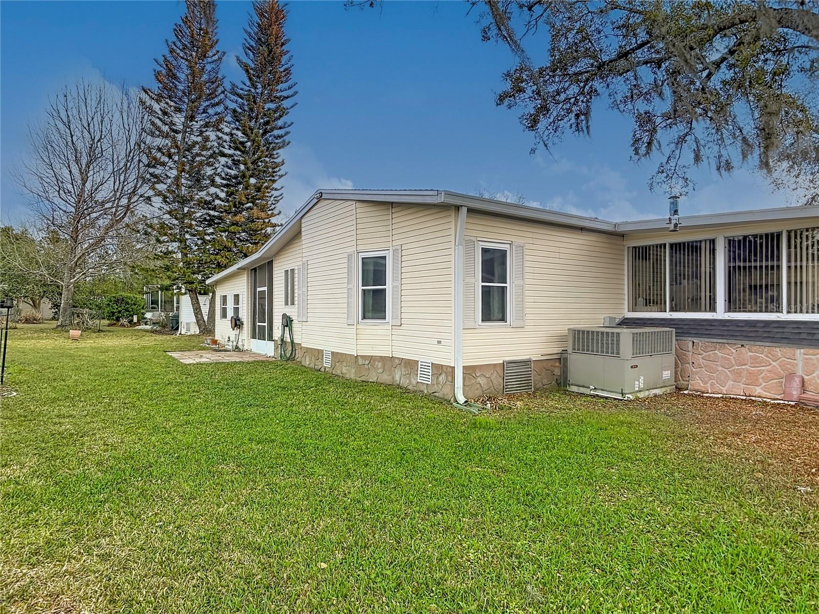 TRADERS COVE UNIT 01 - Residential