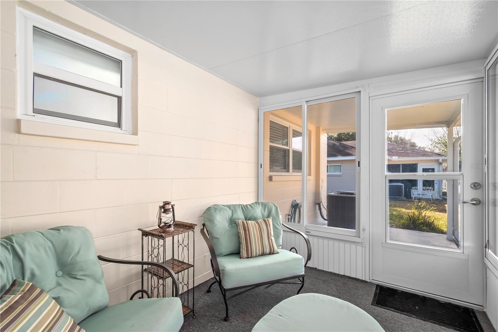 ON TOP OF THE WORLD - Residential