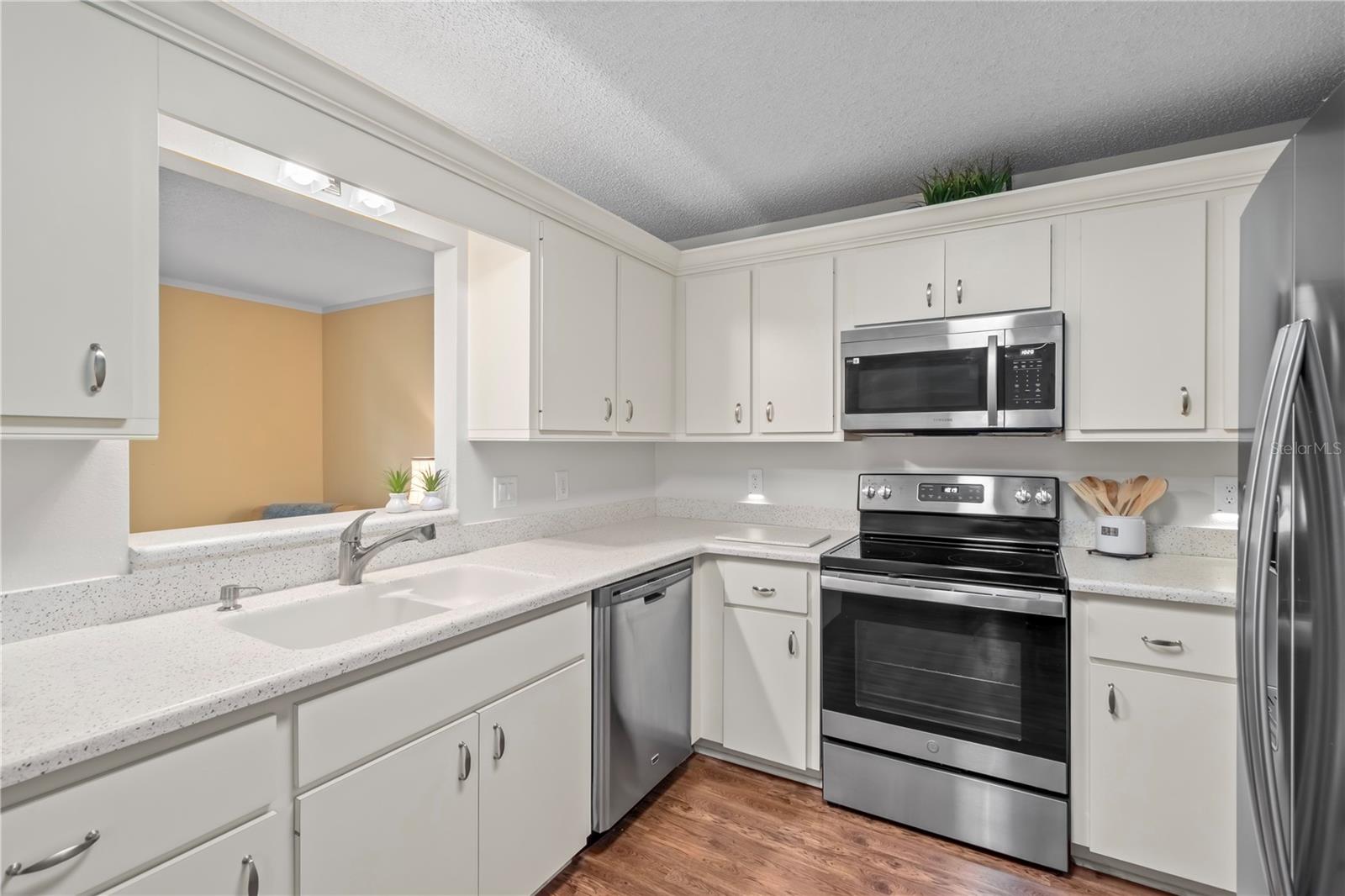 ON TOP OF THE WORLD - Residential