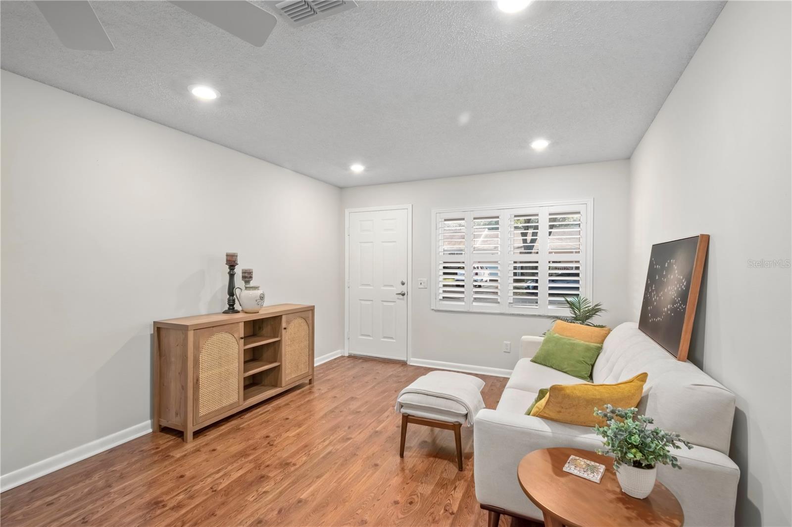 ON TOP OF THE WORLD - Residential