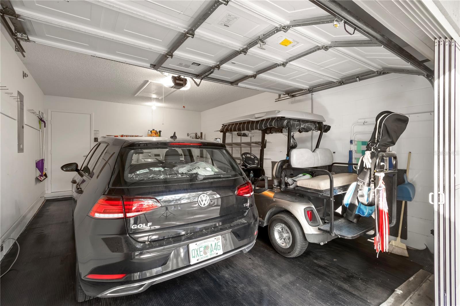 ON TOP OF THE WORLD - Residential