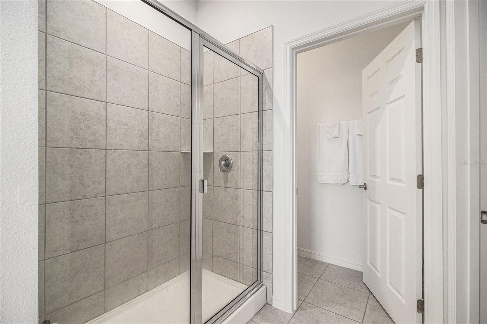 BROOKSHIRE PARTIAL REPLAT - Residential