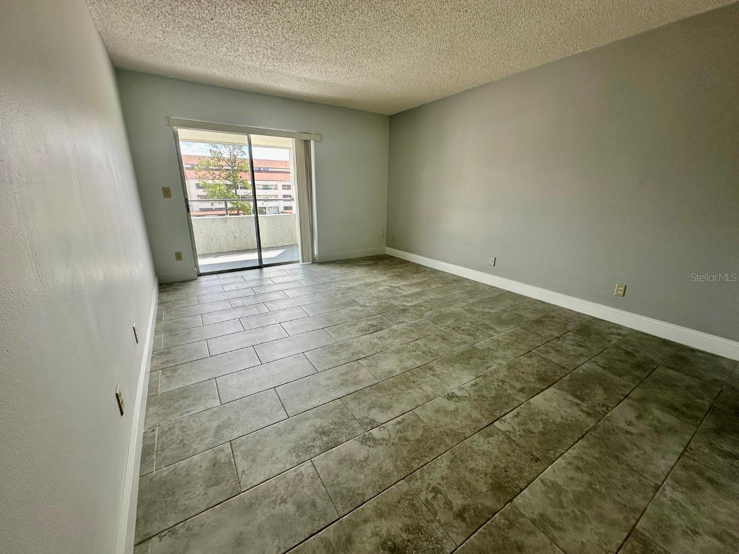 INVERNESS CONDO - Residential