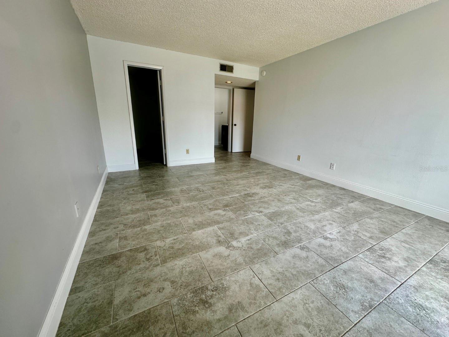INVERNESS CONDO - Residential
