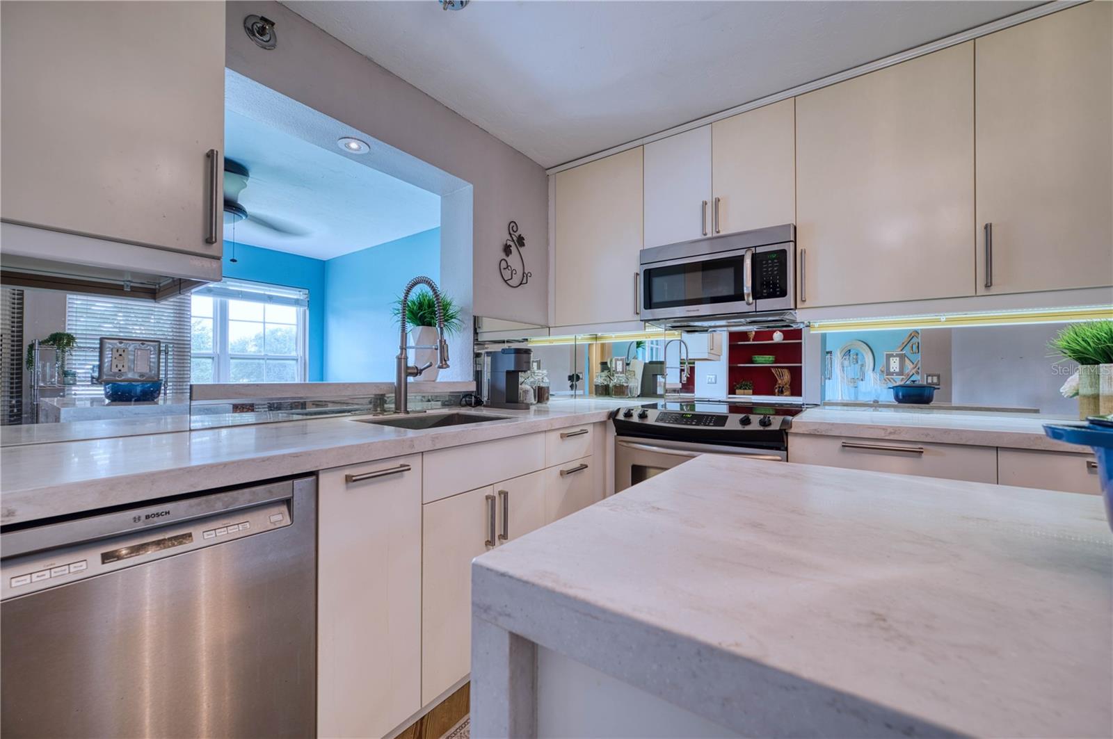 4480 FAIRWAYS BOULEVARD 206, BRADENTON, FL, 34209 4 4480 FAIRWAYS BOULEVARD 206