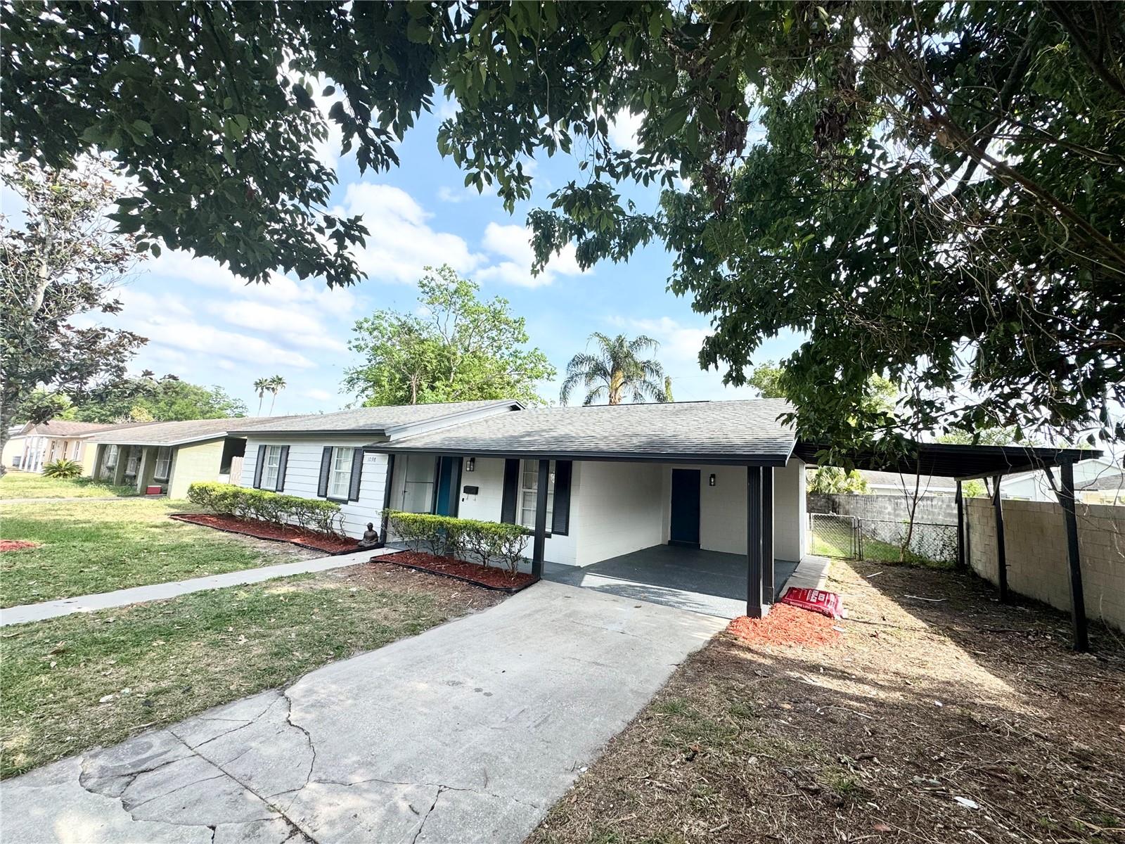 1098 LEEWAY COURT
