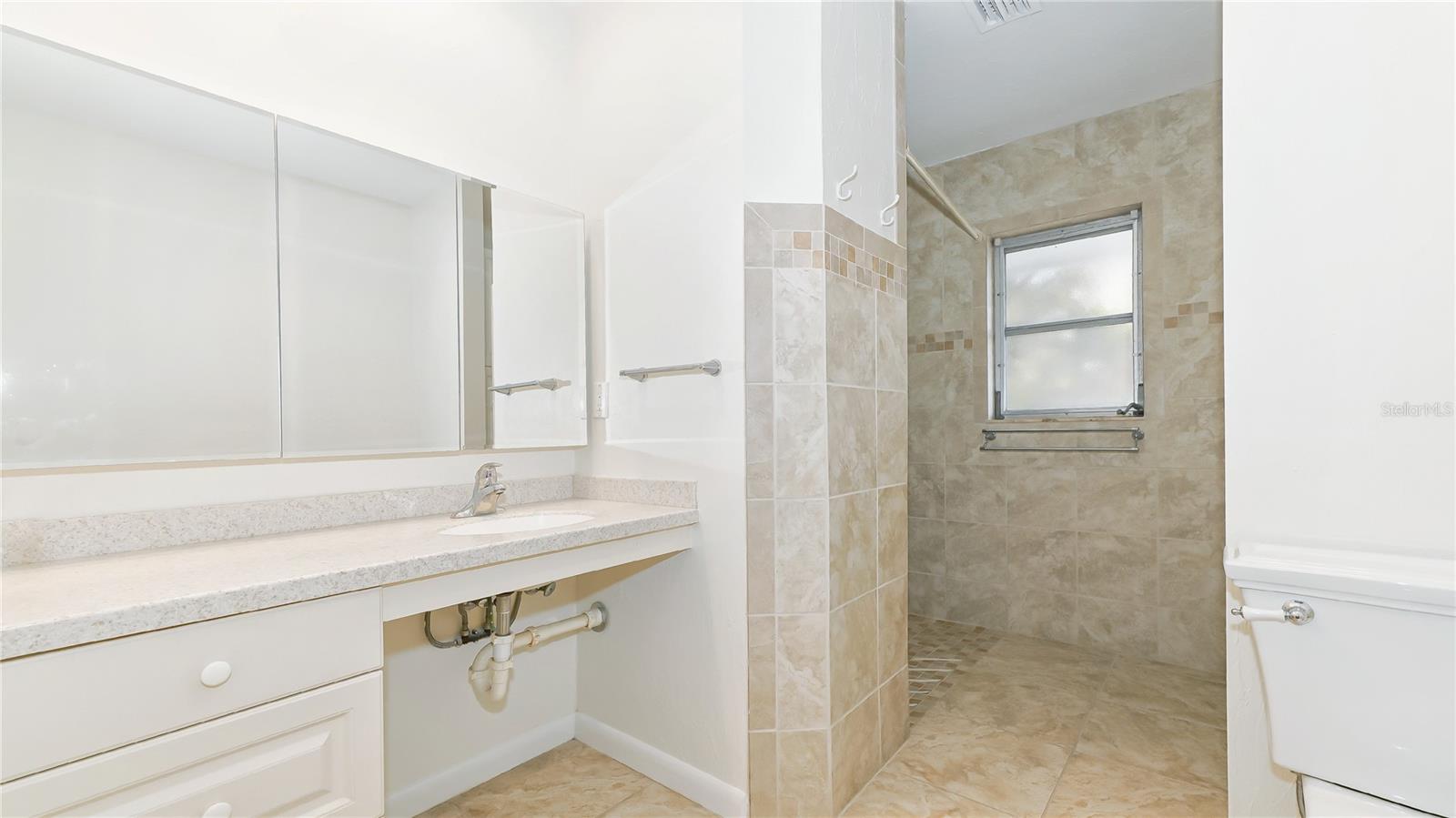 SOUTH GATE - Residential Lease