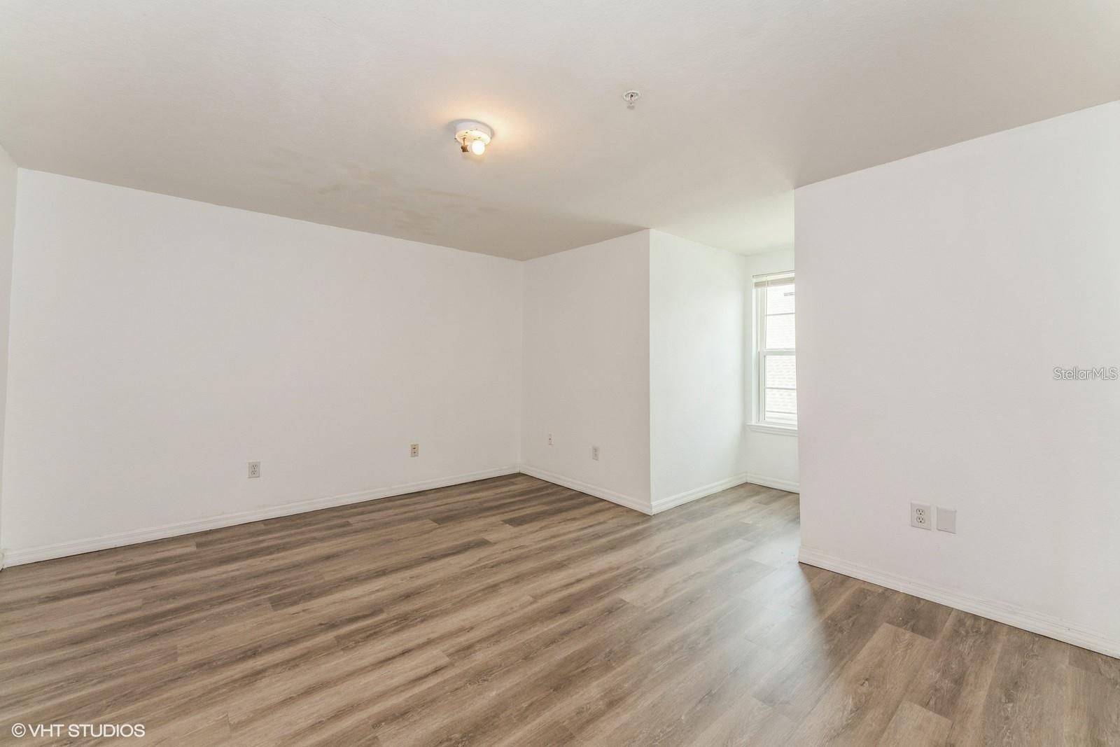 HAMPTONS/METROWEST - Residential