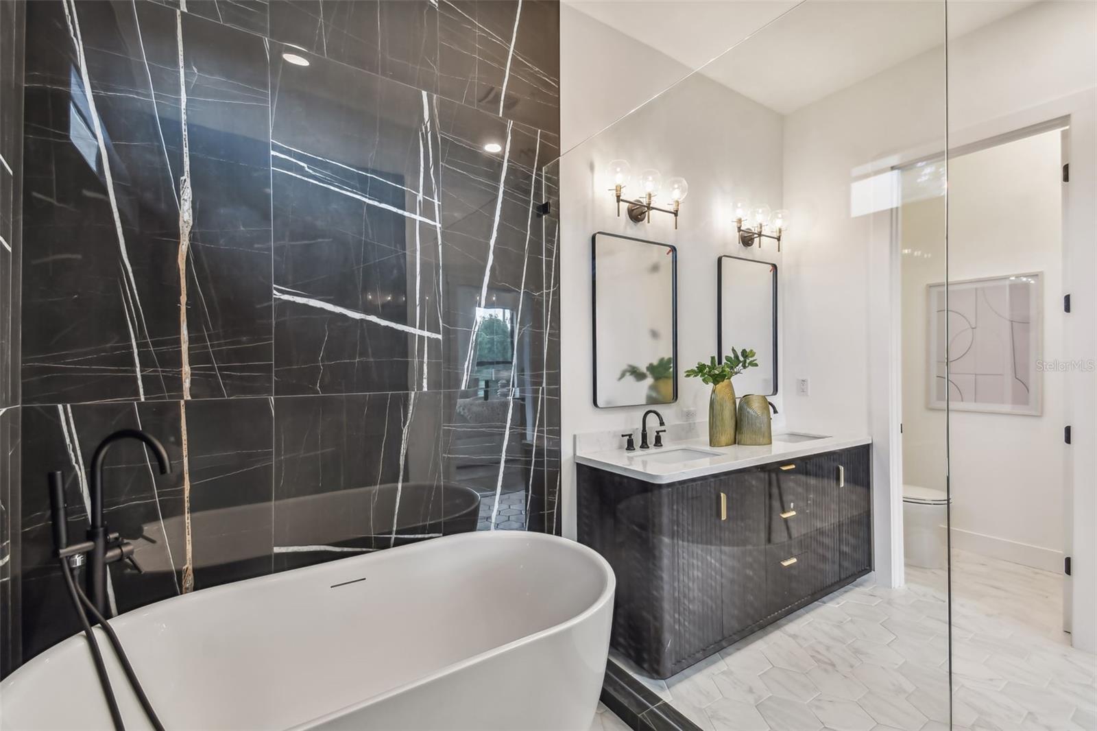 GANDY GARDENS 1 - Residential