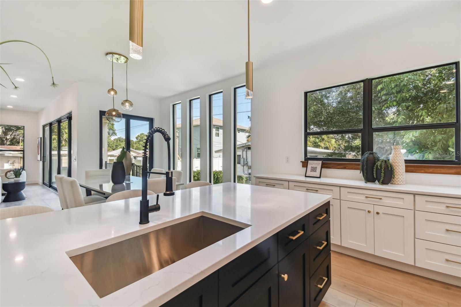 GANDY GARDENS 1 - Residential
