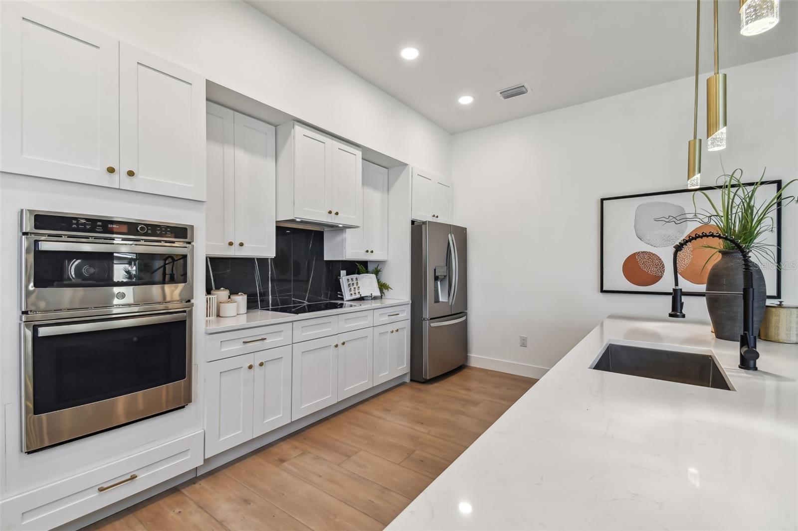 GANDY GARDENS 1 - Residential