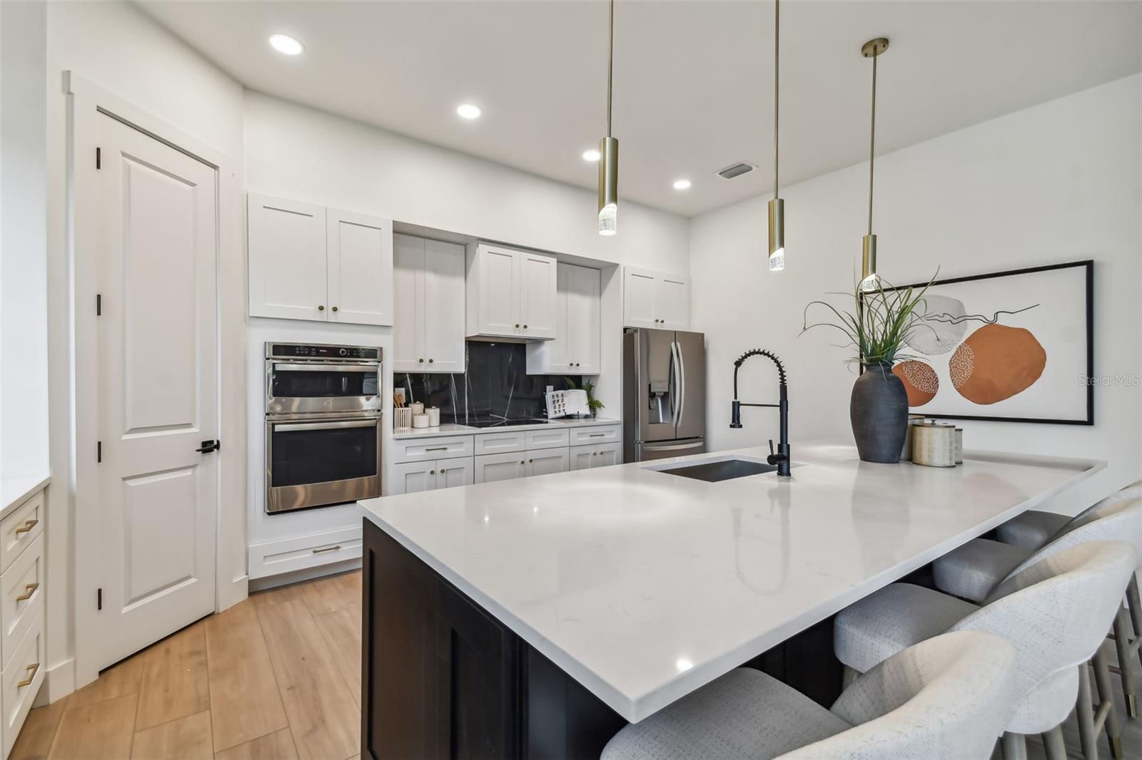 GANDY GARDENS 1 - Residential