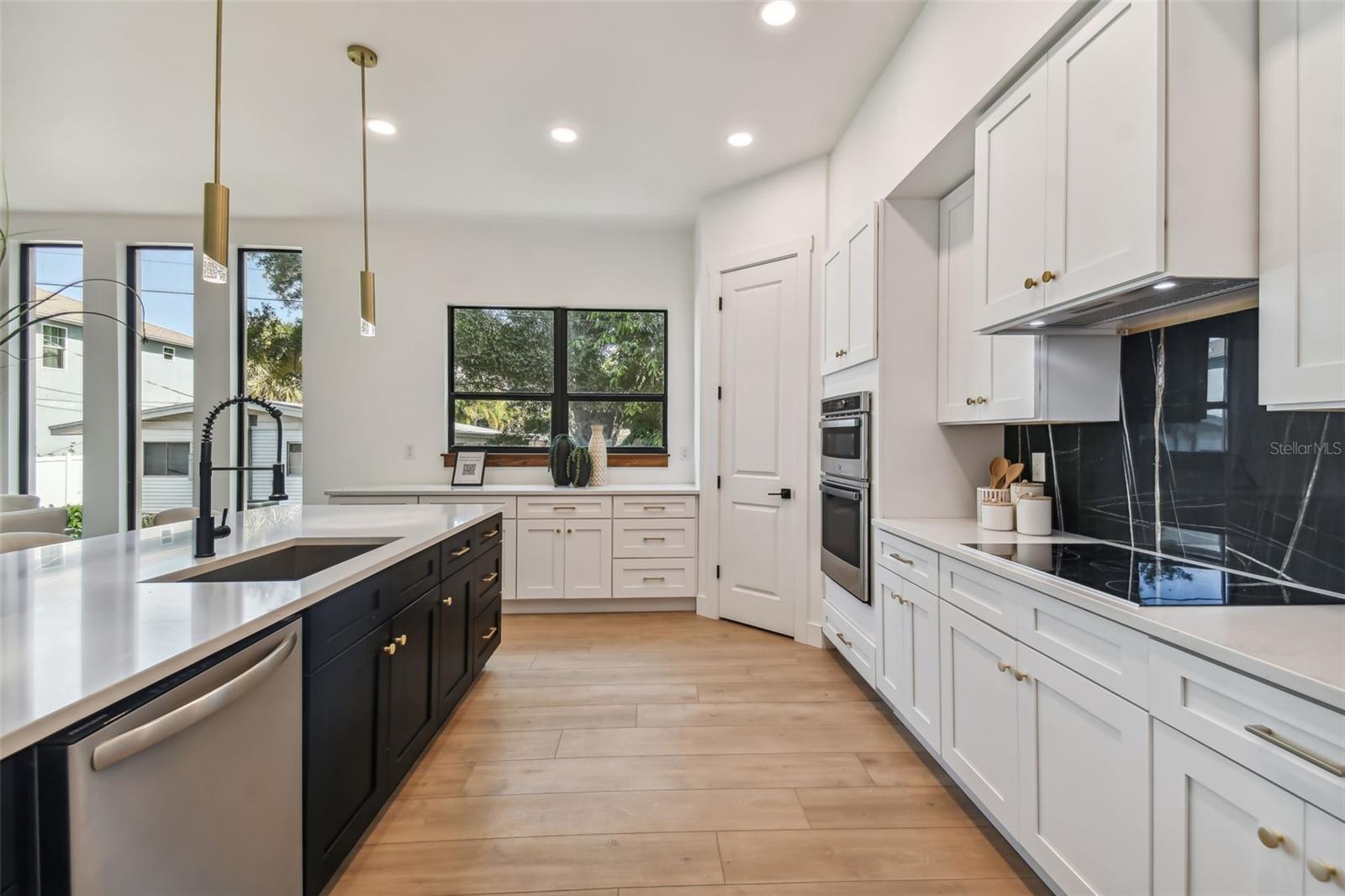 GANDY GARDENS 1 - Residential