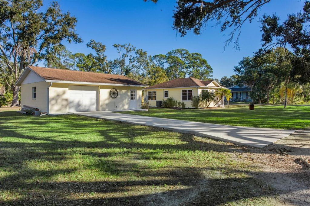 Photo of 8132 Honeybee Lane, Tampa, FL 33635 (MLS # TB8458452)