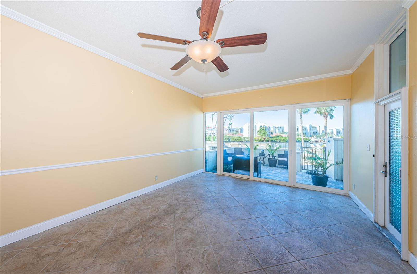 7400 SUN ISLAND DRIVE S 104