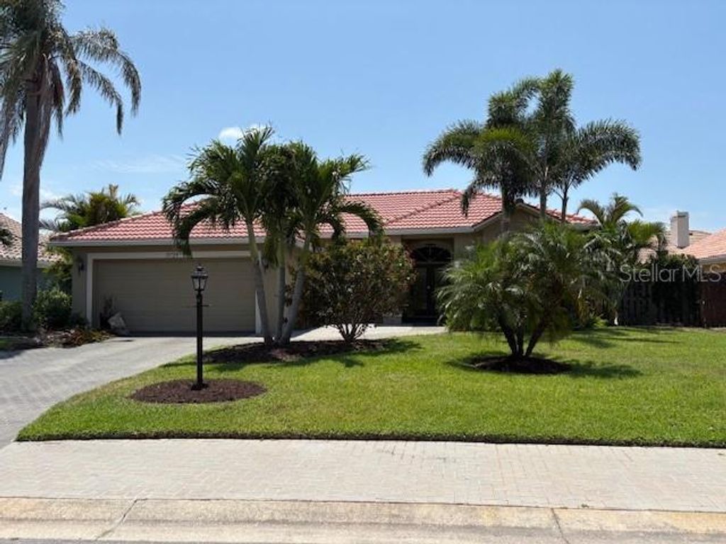 Photo of 3724 71st Terrace E, Sarasota, FL 34243 (MLS # A4648339)