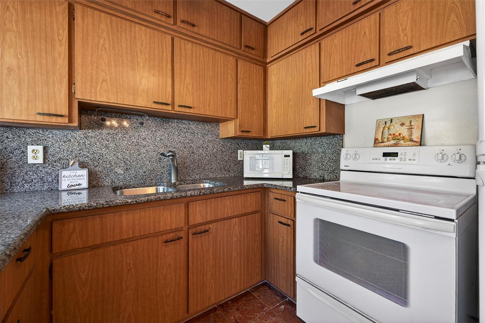 SUNSET HILLS - Residential