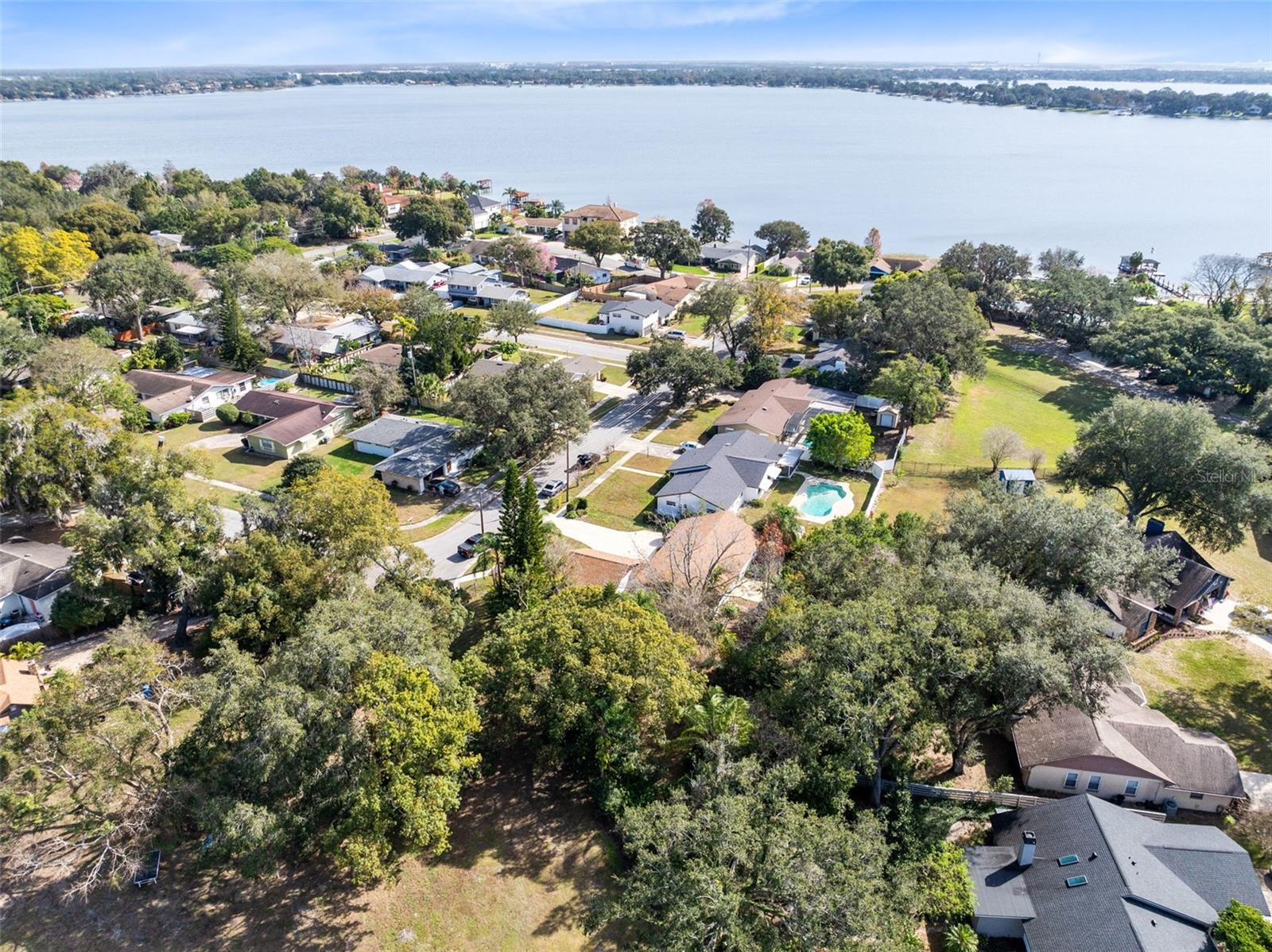 LYNNWOOD SHORES - Residential