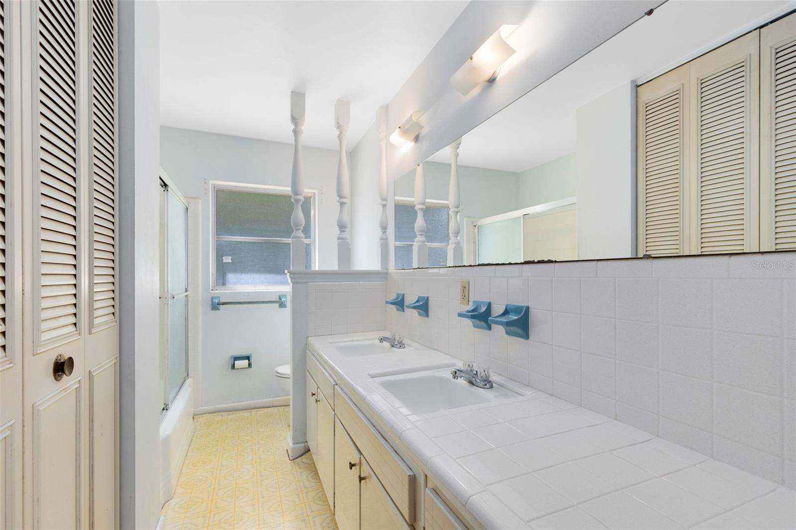 LYNNWOOD SHORES - Residential