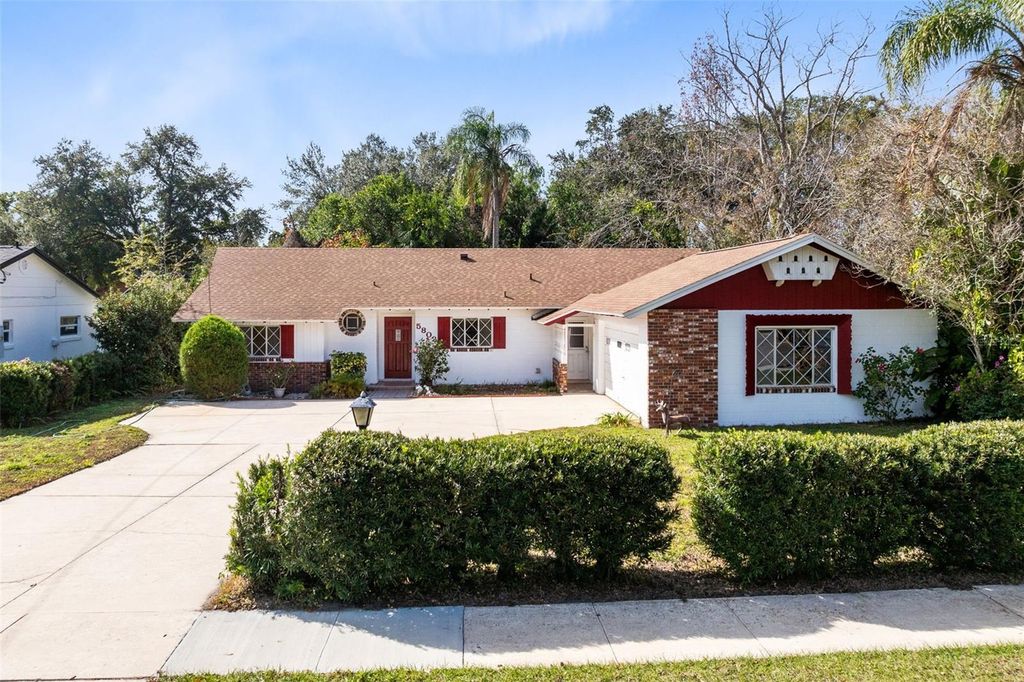 Photo of 5802 Woodbine Drive, Belle Isle, FL 32809 (MLS # O6374163)