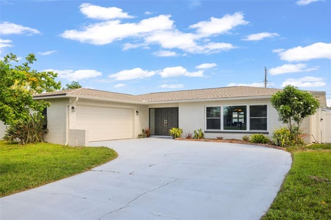Photo of 13635 97th Terrace, Seminole, FL 33776 (MLS # TB8539196)