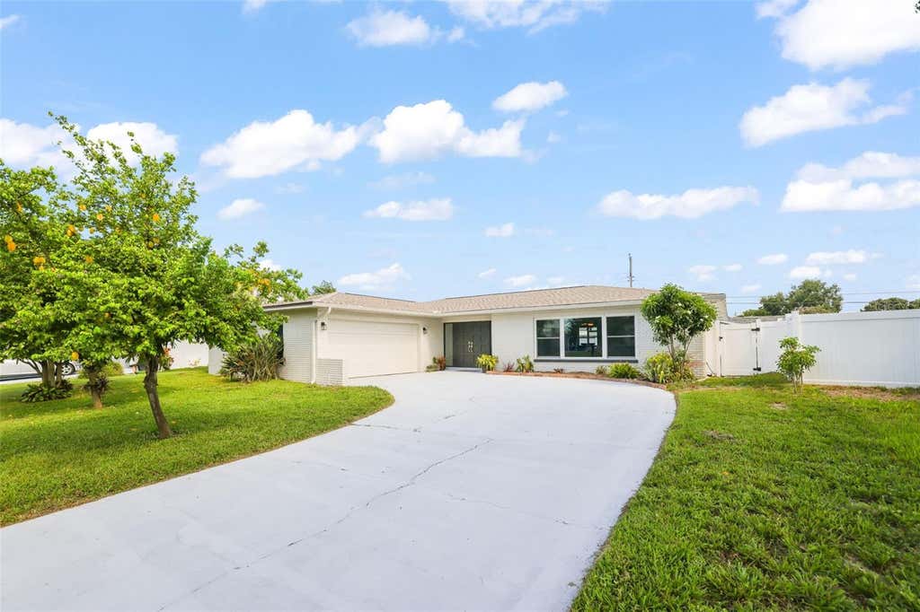Photo of 13635 97th Terrace, Seminole, FL 33776 (MLS # TB8539196)