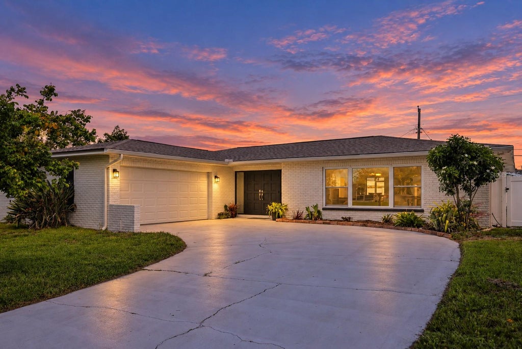 Photo of 13635 97th Terrace, Seminole, FL 33776 (MLS # TB8539196)
