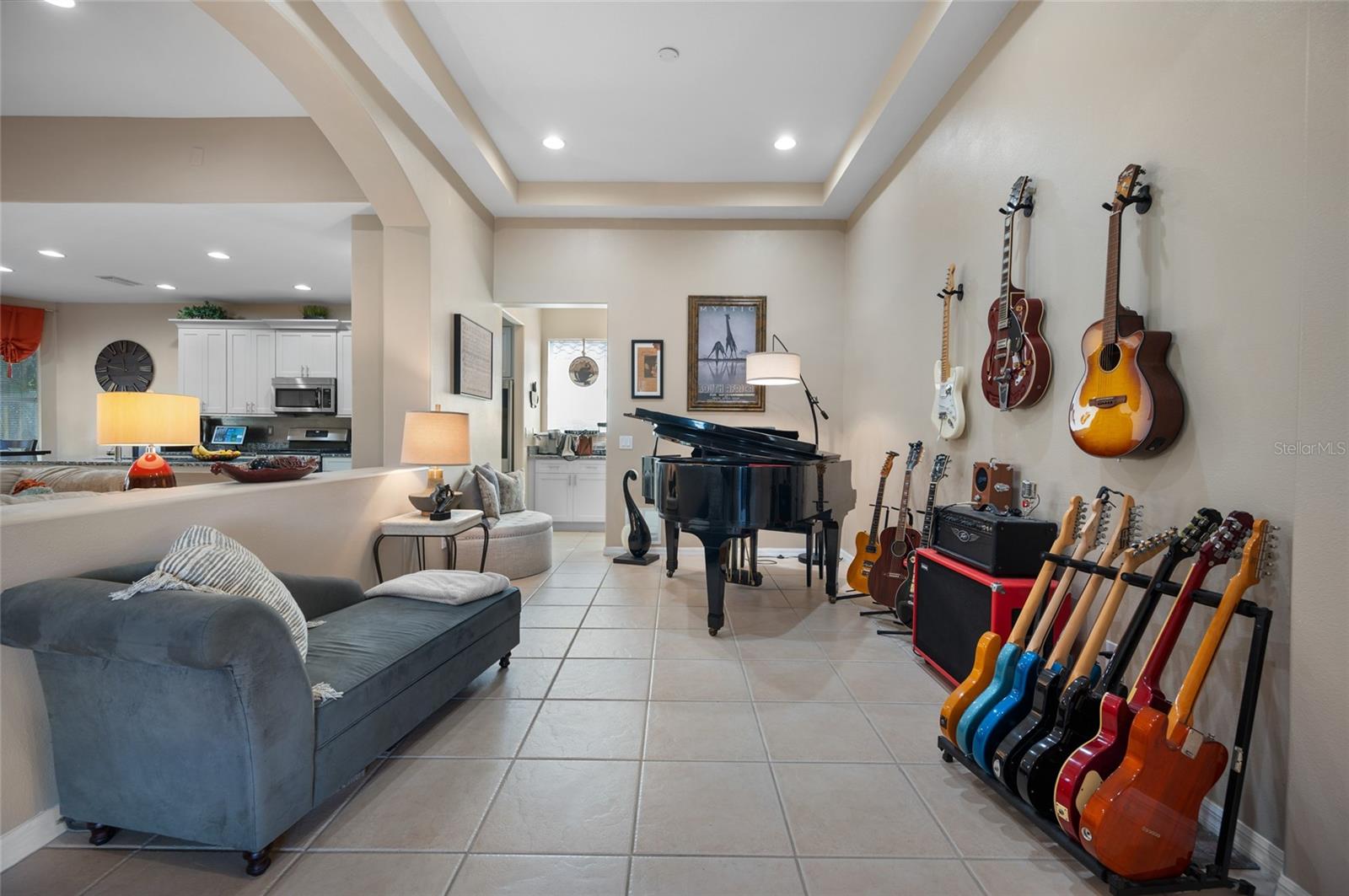 5560 CLUB VIEW LANE