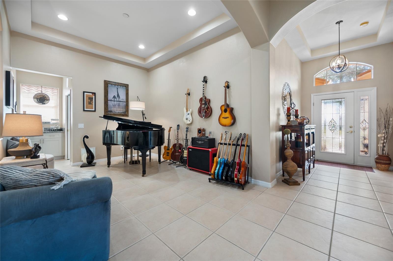 5560 CLUB VIEW LANE