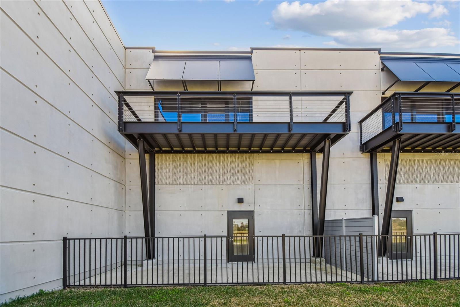 MOTOR ENCLAVE - Residential